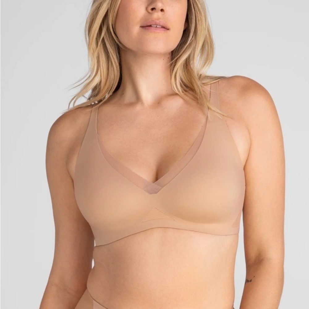 Honeylove CrossOver V-Neck Bra sand nude wireless support comfort size 40 C / D